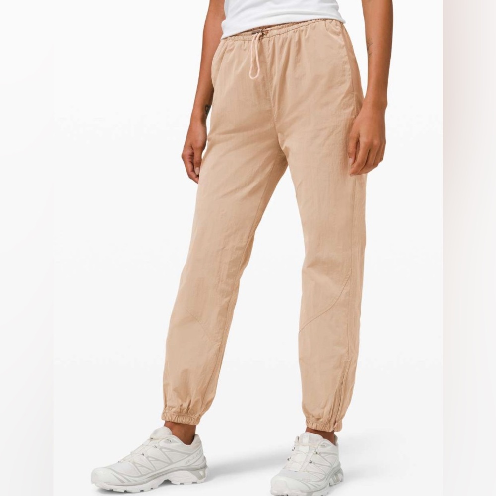 LULULEMON evergreen track pant hiking waterproof jogger olive green size 4